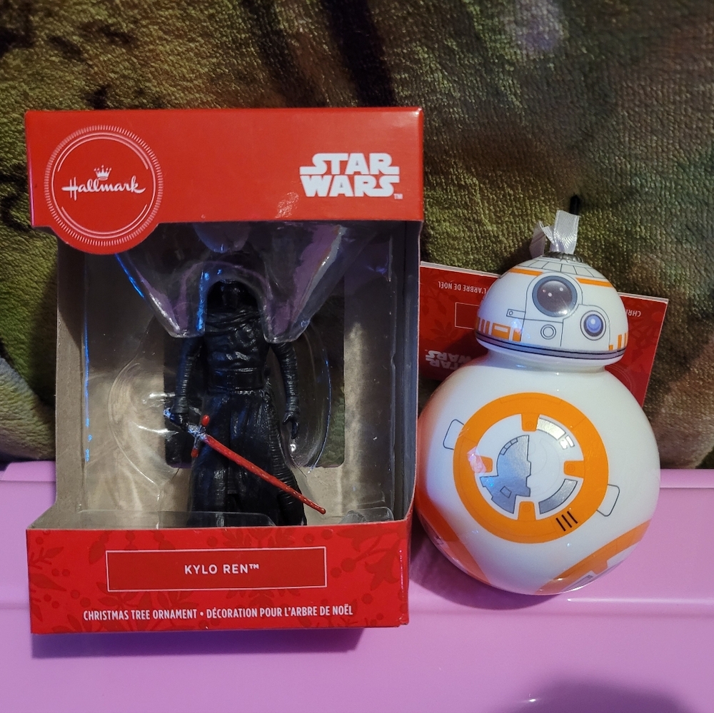Star Wars Kylo Ren Figure with Red Lightsaber And BB8 Figure